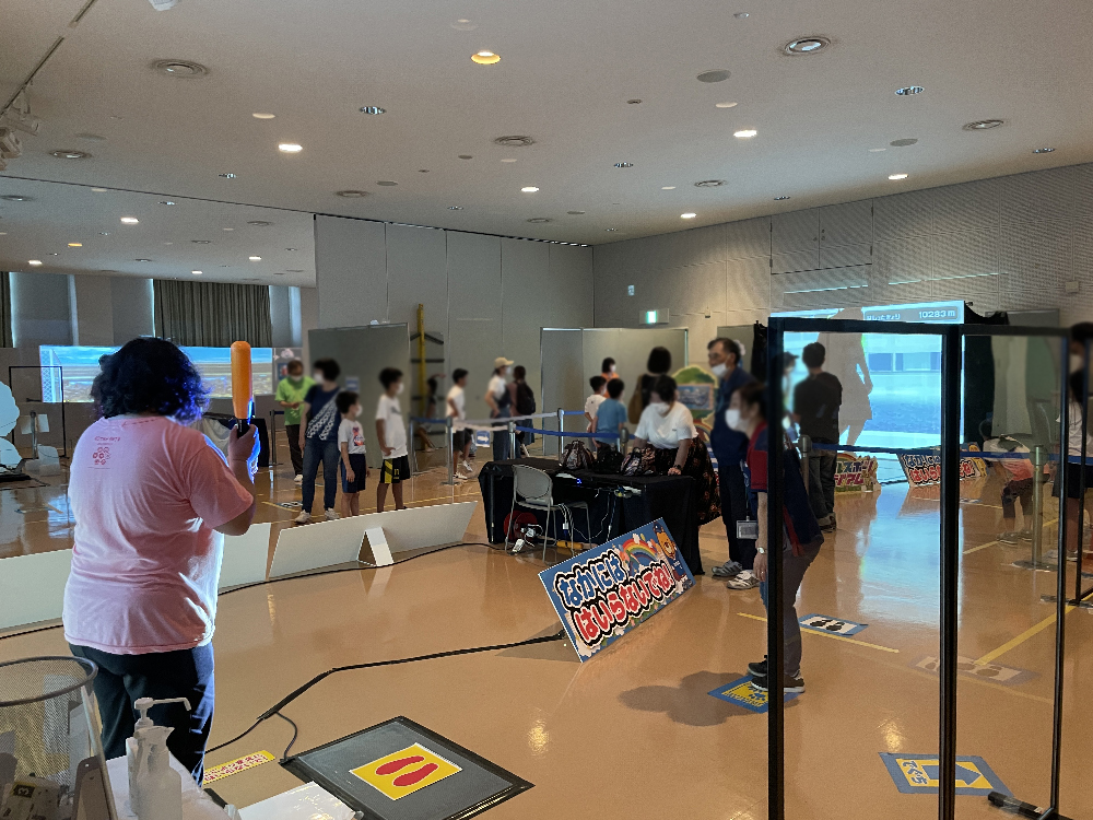 スーパーバランスウォークを体験中