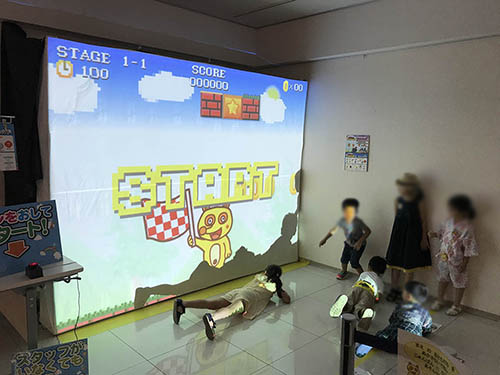 ぬりえコーナーの様子 (水戸京成)