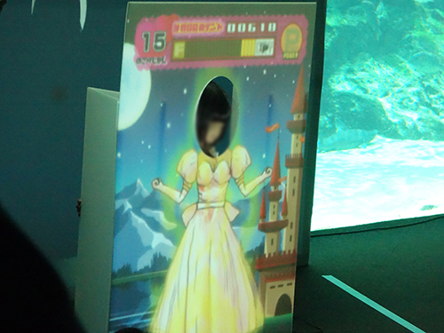 アキラボーイのパフォーマンス (海きらら)