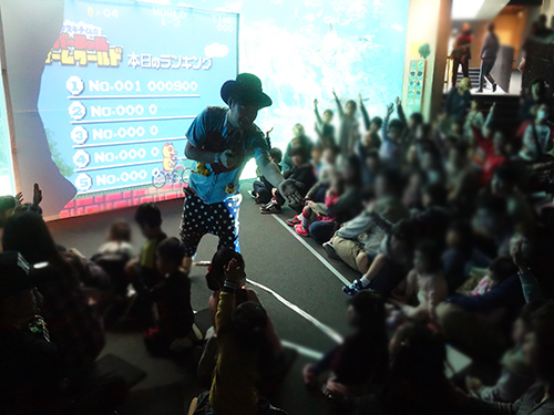 ショーを楽しむ観客の様子 (海きらら)