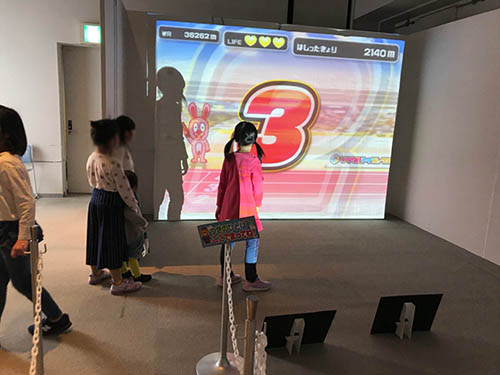 スーパーとんとんずもう対決 (こむこむ 2019)