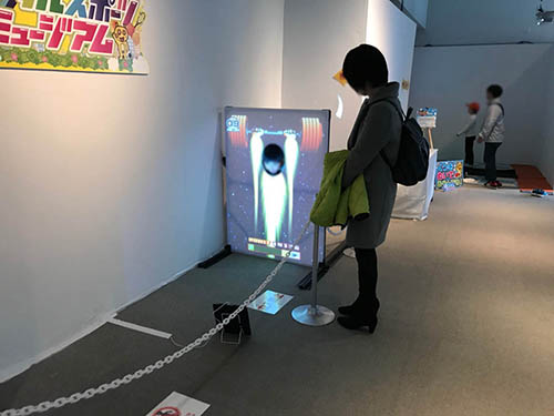 スーパーシューターで的を狙う (こむこむ 2019)