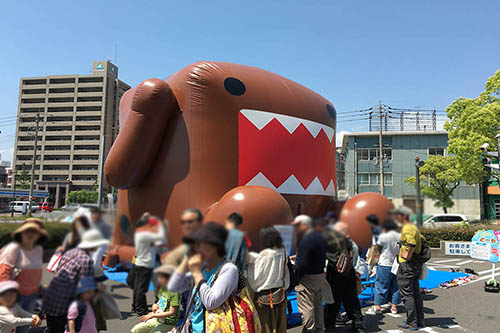 デジタルショーを楽しむ観客の様子 (NHKふれあい広場)