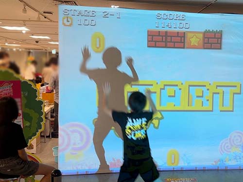 クリームソーダファンタジーワールド イベント設置風景1